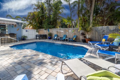 Patio, Pool view, Swimming pool, sunbed