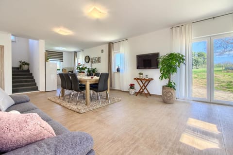 Ferienhaus mit Privatpool für 16 Personen ca 320 qm in Ližnjan, Istrien Südküste von Istrien House in Medulin