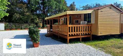 Property building, Day, Garden, Garden view