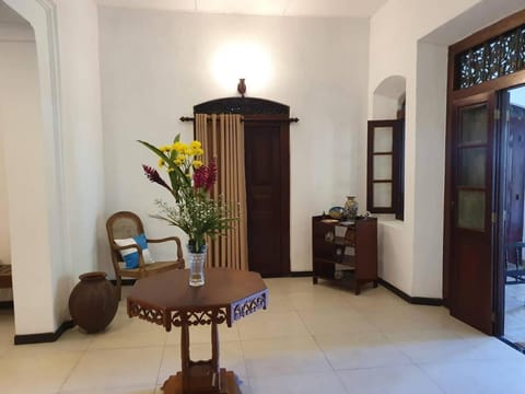 Singapore Bungalow Galle Villa in Galle