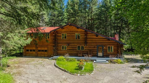 Apres Chalet House in Glacier National Park