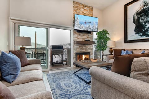 Central Location, Perfect for Large Groups & Recreation! Park City Woodside Ski Estate Ski-in-out House in Park City