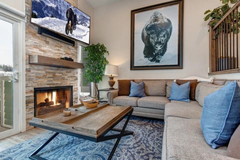 Central Location, Perfect for Large Groups & Recreation! Park City Woodside Ski Estate Ski-in-out House in Park City