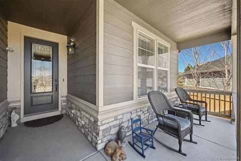 4BR Home close to Airport Villa in Aurora