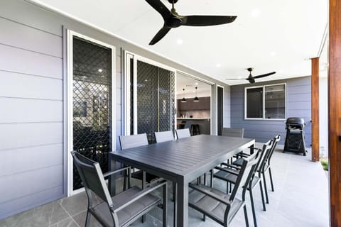 Zephyr Bayside Villas 4 bed House in Hervey Bay