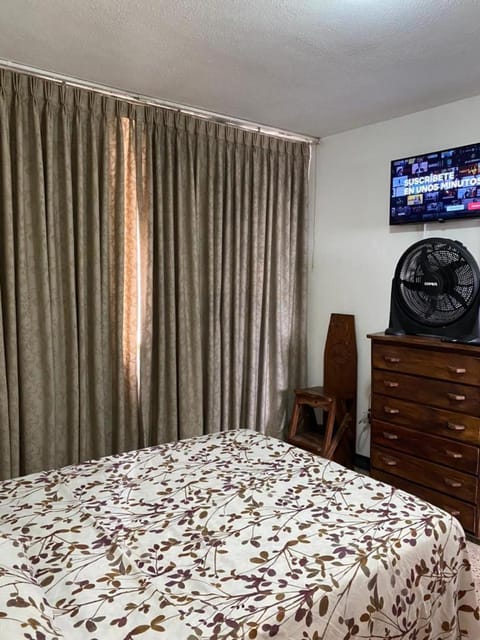 Bed, TV and multimedia, Photo of the whole room, Bedroom, flat iron, furniture