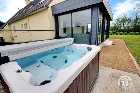 Day, Hot Tub