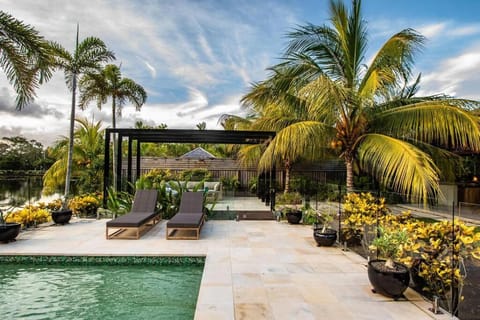 Tranquility by the Lake - Luxury Home Port Douglas House in Port Douglas