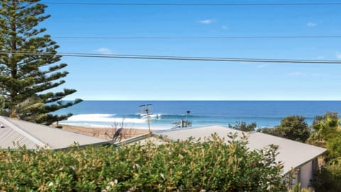 Mystic Waves Wifi , Pet Friendly Accom Holidays House in Terrigal