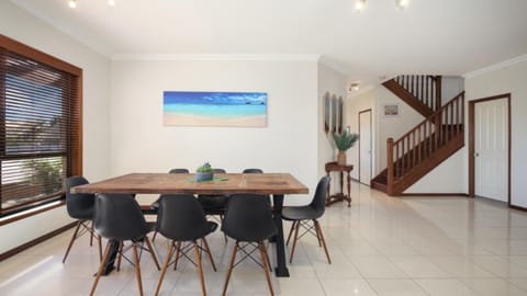 Bayview House Pet Friendly , Spacious Home Accom Property House in The Entrance