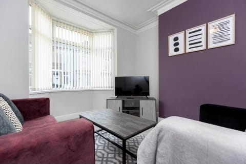 Comfortable & very spacious home Apartment in Darlington