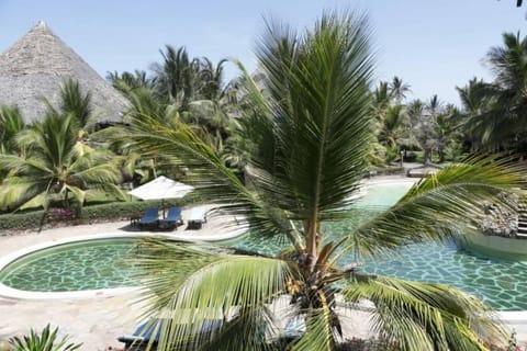 Beachfront 2 bedroom villa in resort with Pool & Spa Condo in Malindi