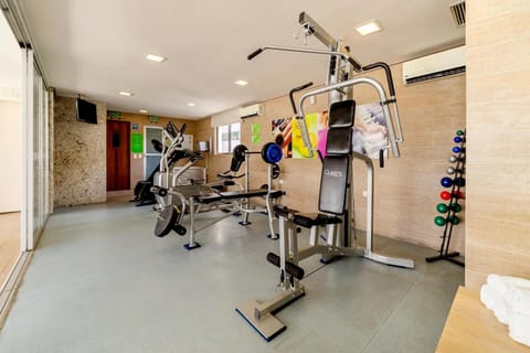 Activities, TV and multimedia, Fitness centre/facilities, Decorative detail, Pool view, internet, air conditioner