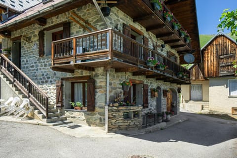 Chalet Lou Murgis Chalet in Saint-Sorlin-d'Arves