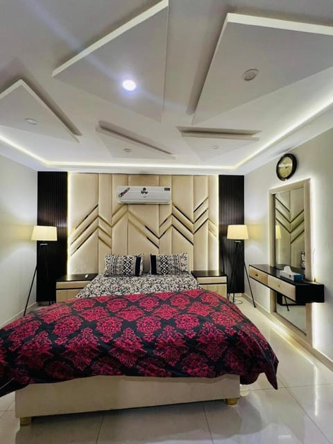 Luxury 1-Bed Apartment Bahria Condo in Lahore