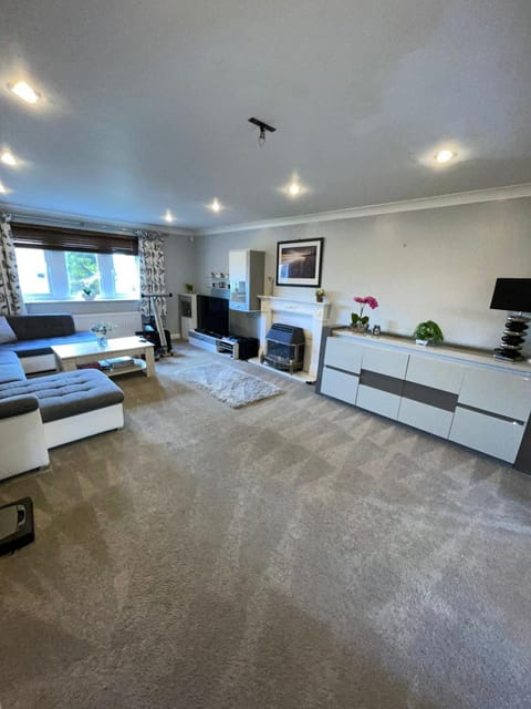 Enjoy a Luxury & Peaceful 4B-2B Home In Addingham Maison in Addingham