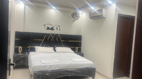 Decent 1 Bedroom flat in Bahria Apartment in Lahore