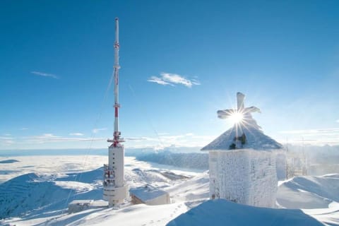 Nearby landmark, Day, Natural landscape, Winter, Mountain view