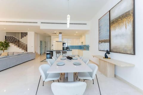 Private 5 bedroom beach villa Villa in Dubai