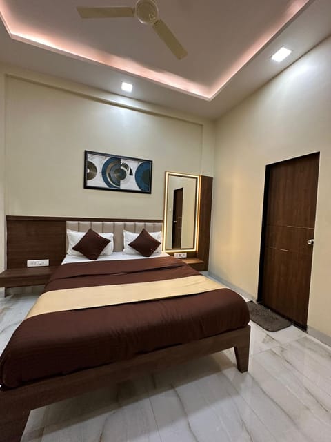 HOTEL HEERALAXMI Hotel in Alibag