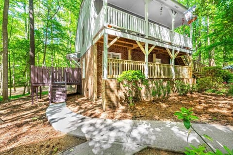 Cozy on Carmichael Apartment in Cary