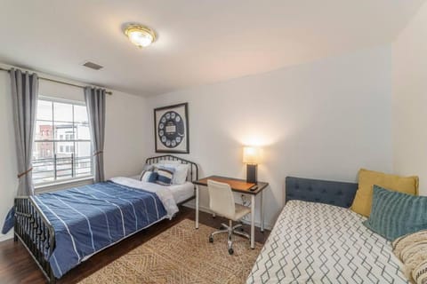 Spacious 3B Oasis near Manhattan - 28 mins to NYC Apartment in Jersey City