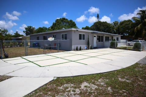 The place to Be House in Miami Gardens