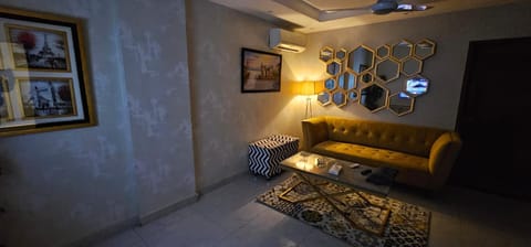 DIAMOUNTS Apartamento in Lahore