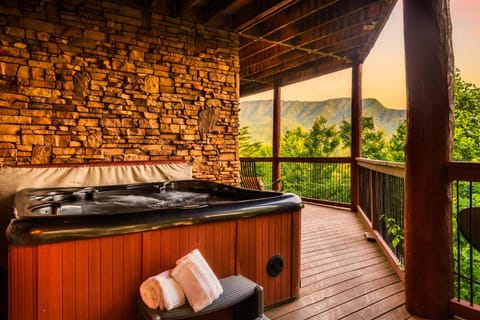 Natural landscape, Hot Tub, View (from property/room), Balcony/Terrace, Mountain view