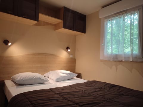 Mobil home Gîte Canal Nantes à Brest 40 minutes Nantes et Saint-Nazaire Campground/
RV Resort in Brittany