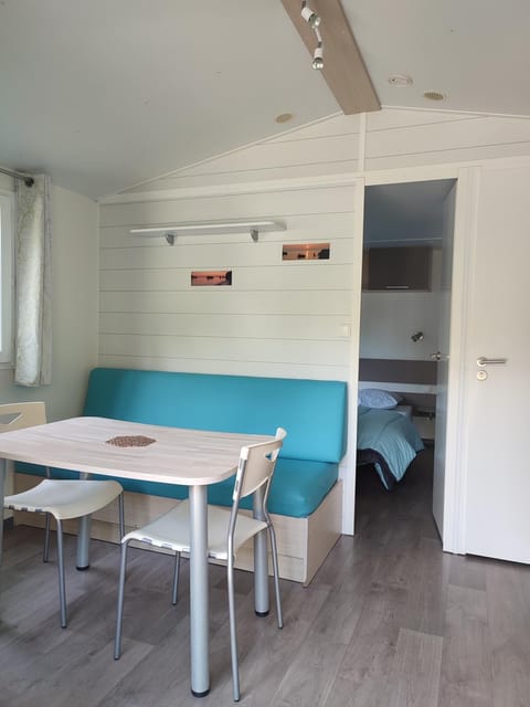 Mobil home Gîte Canal Nantes à Brest 40 minutes Nantes et Saint-Nazaire Campground/
RV Resort in Brittany