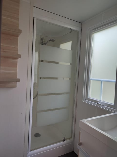 Mobil home Gîte Canal Nantes à Brest 40 minutes Nantes et Saint-Nazaire Campground/
RV Resort in Brittany