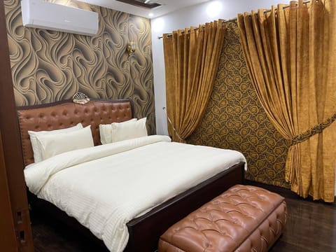 Guest House Dha Lahore Bed and Breakfast in Lahore