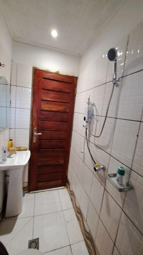 ResidenceGermanotech ,2et, Internet,eau chaude,Bonamoussadi,Logbessou Apartment in Douala