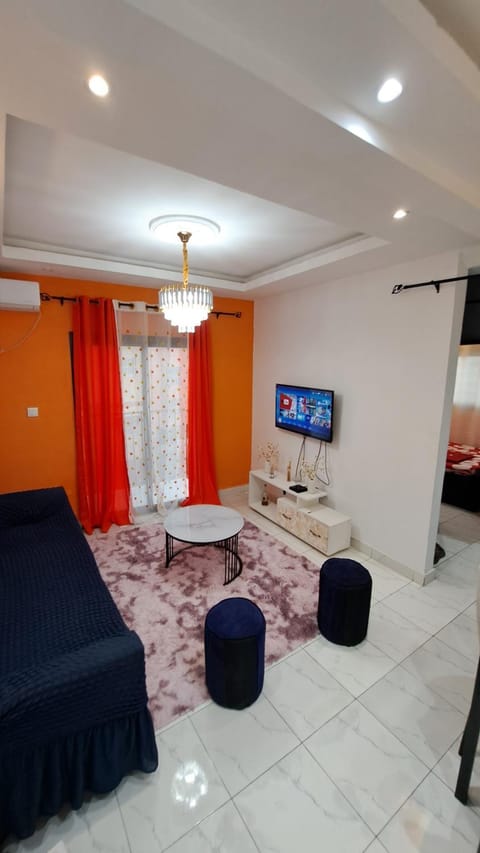 ResidenceGermanotech ,2et, Internet,eau chaude,Bonamoussadi,Logbessou Apartment in Douala