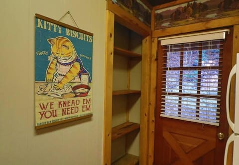 Amazing Cabin fireplace and stream #11 House in White County