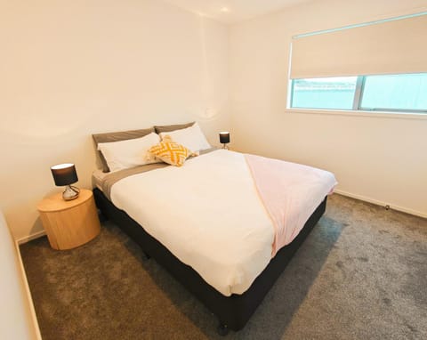 Waterloo Located New Modern Style Appartement in Lower Hutt