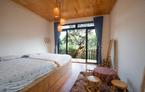 Bed, Garden, Bedroom, Lake view