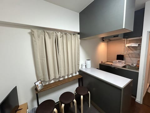 Kitchen or kitchenette, Dining area, stove