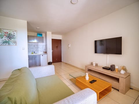 Communal lounge/ TV room, TV and multimedia, Kitchen or kitchenette, Seating area