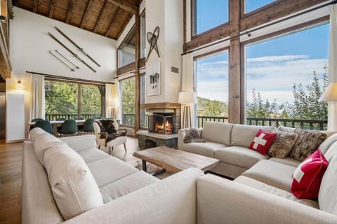 Skiing, Living room, Seating area, Mountain view, fireplace