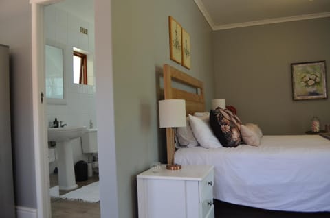 Gatsby Suite, with pool in quiet are close to town Apartment in Stellenbosch