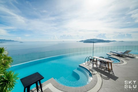 Day, Natural landscape, Pool view, Sea view, Swimming pool, sunbed