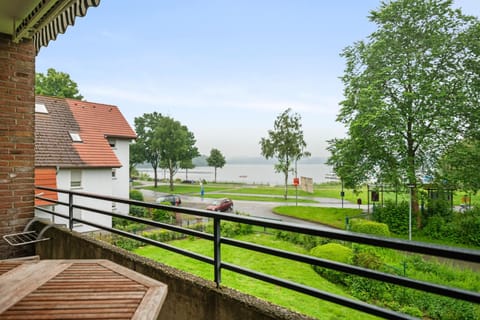 View (from property/room), Balcony/Terrace, Lake view, Landmark view