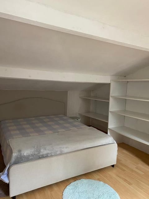 Grande chambre 25m - CLIM Location de vacances in Castelnau-le-Lez