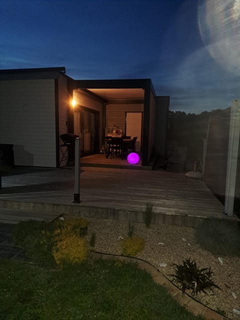 Chalet contemporain Campground/ 
RV Resort in Carnac