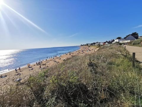 Sur la plage de Bonne Source les pieds dans l'eau Apartment in Pornichet