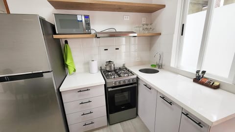 Kitchen or kitchenette, minibar, pet friendly, stove