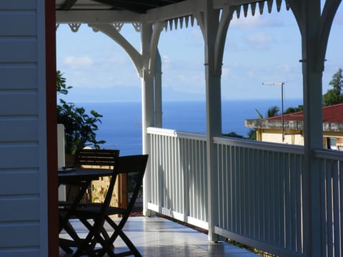 Bungalows Corail, F3 avec piscine à Sainte Luce House in Sainte-Luce