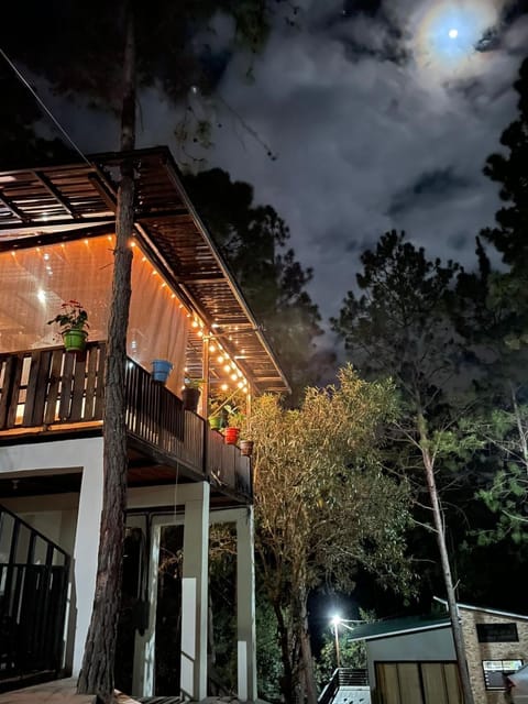 Property building, Night, View (from property/room), Balcony/Terrace